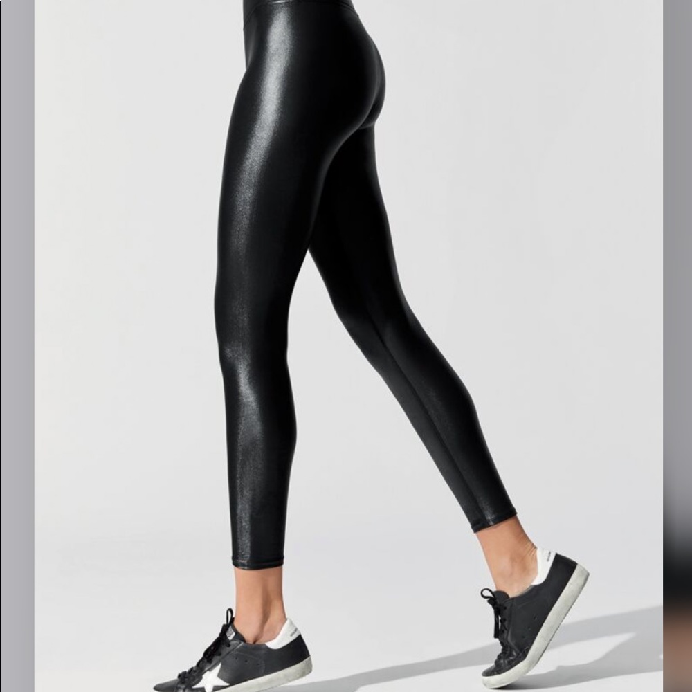 MOVING SALE: Carbon 38 Takara shine leggings